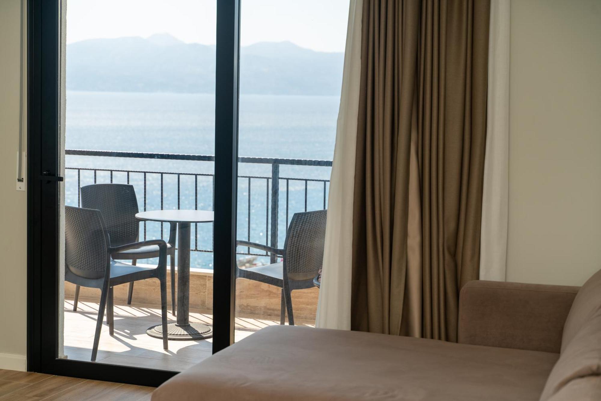 Blissful Apartments Sarandë Exteriér fotografie